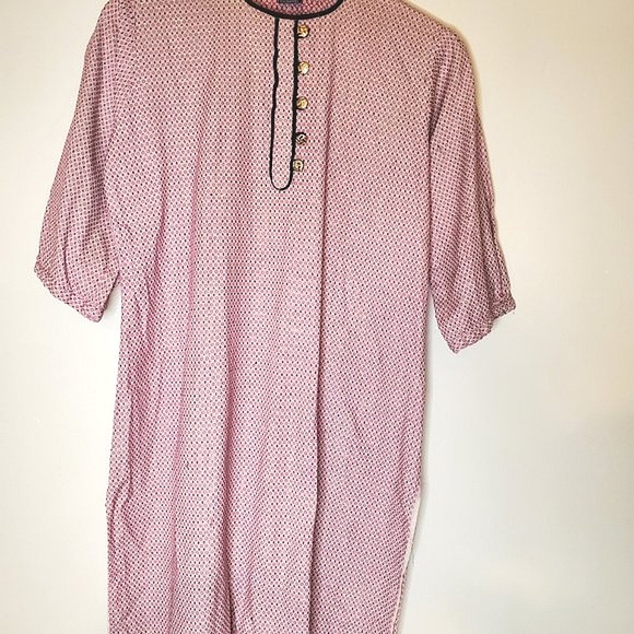 White Pink and Gold Print Kurta with Gold Buttons - Picture 5 of 7